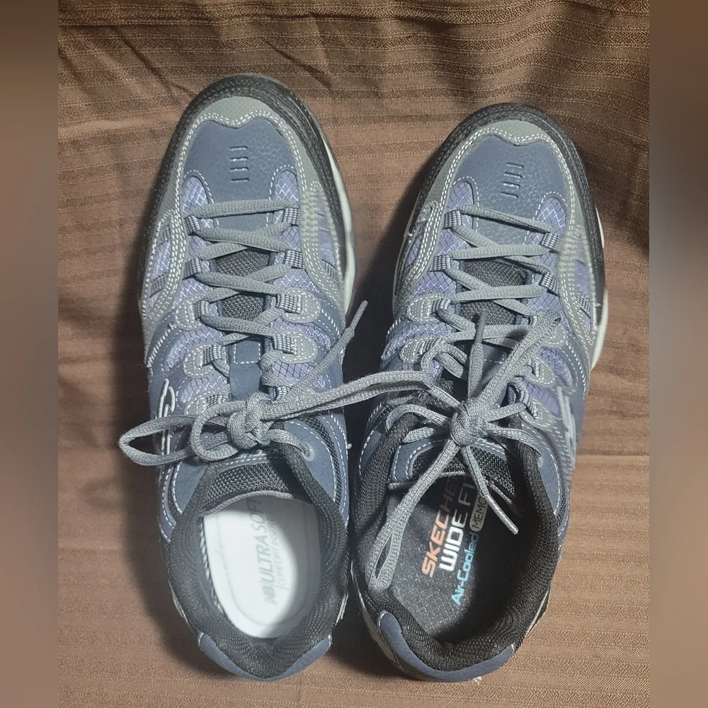 Skechers Men's Gray and Black Athletic Sneakers